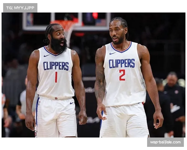 快船训练营首日莱昂纳德状态火热哈登面带笑容首发阵容已定四人